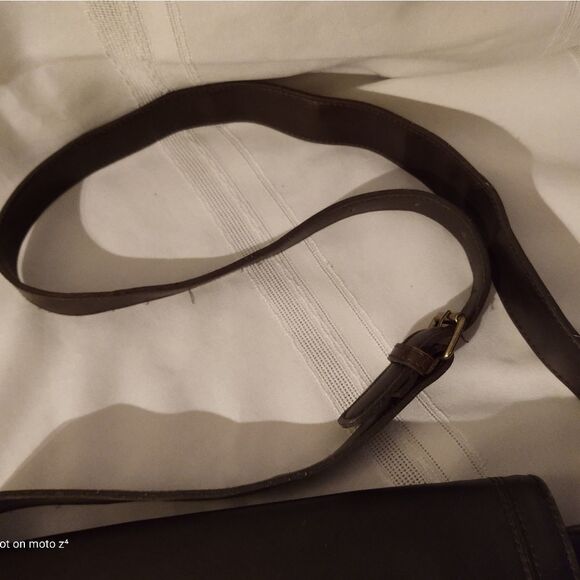 Liz Claiborne Brown Leather Shoulder Bag Purse - Picture 7 of 16